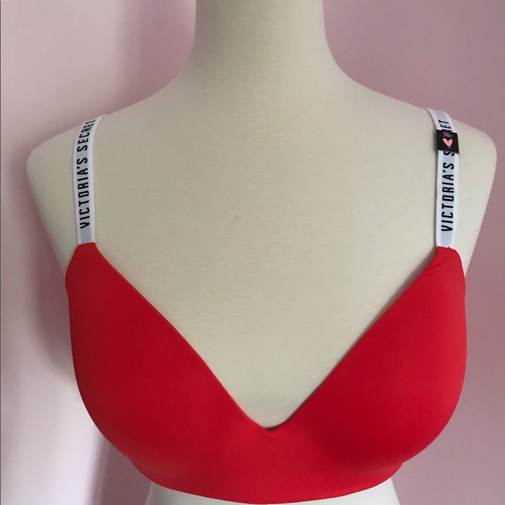 VS T-Shirt Wireless Bra. *NEW* 38C